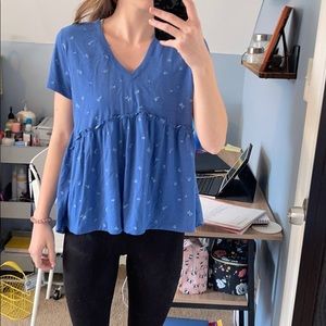 Blue stitched top